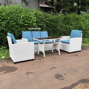 Meja mekan outdoor rattan sintetis